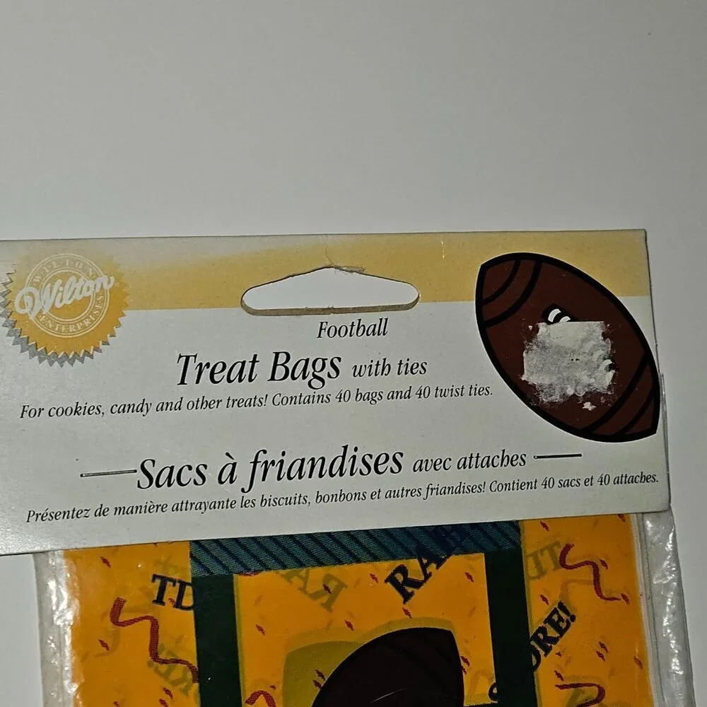 VTG NOS Football Party Favor Cookie Candy Treat Bags Ties (40 pk) Wilton Sports